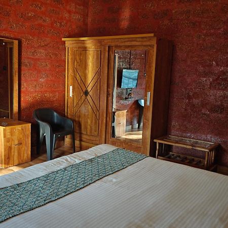 Stone Casa By Vgh 4Bhk Villa With Swimming Pool Mahābaleshwar Exteriör bild