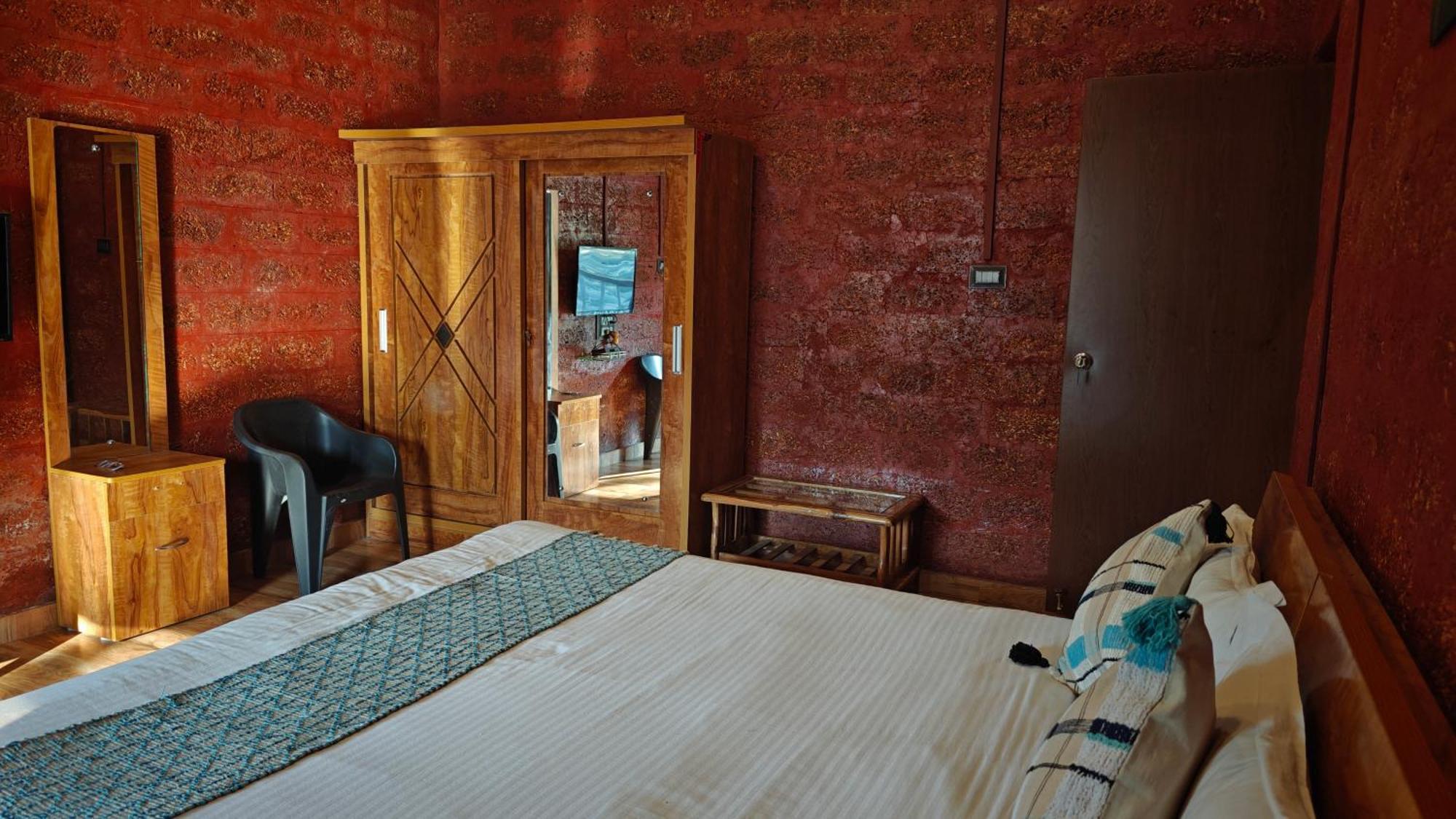 Stone Casa By Vgh 4Bhk Villa With Swimming Pool Mahābaleshwar Exteriör bild